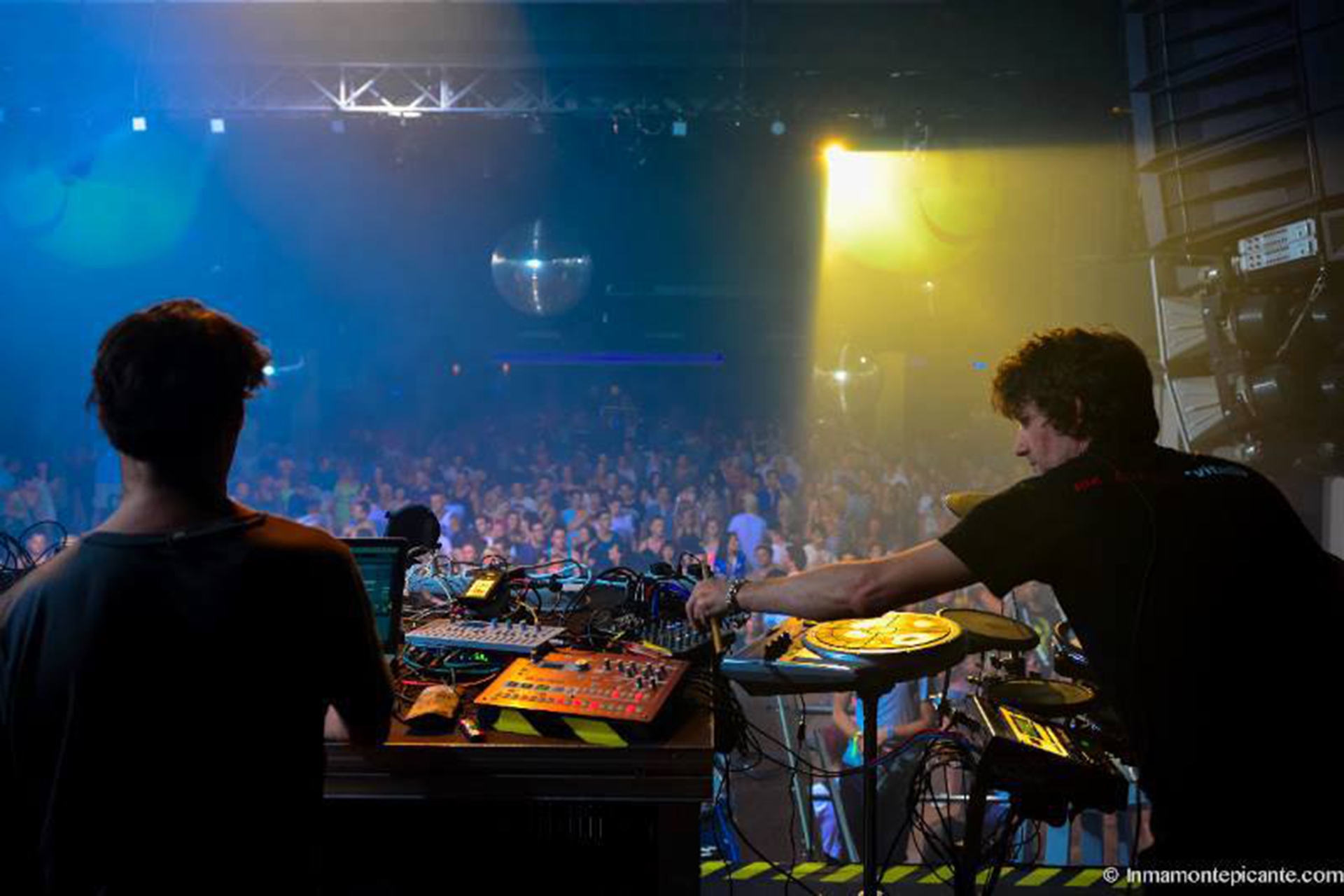 iSKRENNE Live audio visual performance | Space | Ibiza